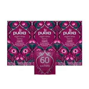 Pochettes de thé biologique Pukka, thé à base de plantes de baies de nuit avec camomille, échinacée et fraise, parfait pour le bien-être nocturne, 20 comtes (paquet de 3), 60 sachets de thé